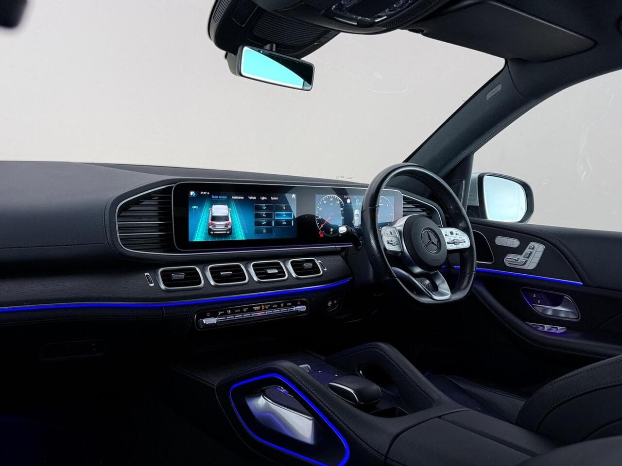Mercedes-Benz GLE thumbnail Interior Front