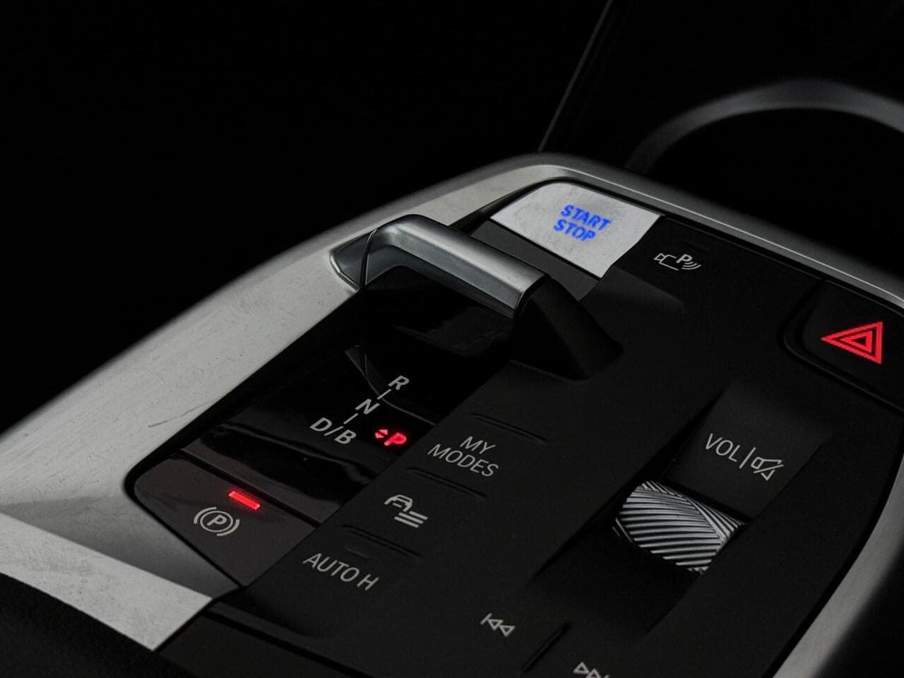 BMW iX1 thumbnail Misc Controls