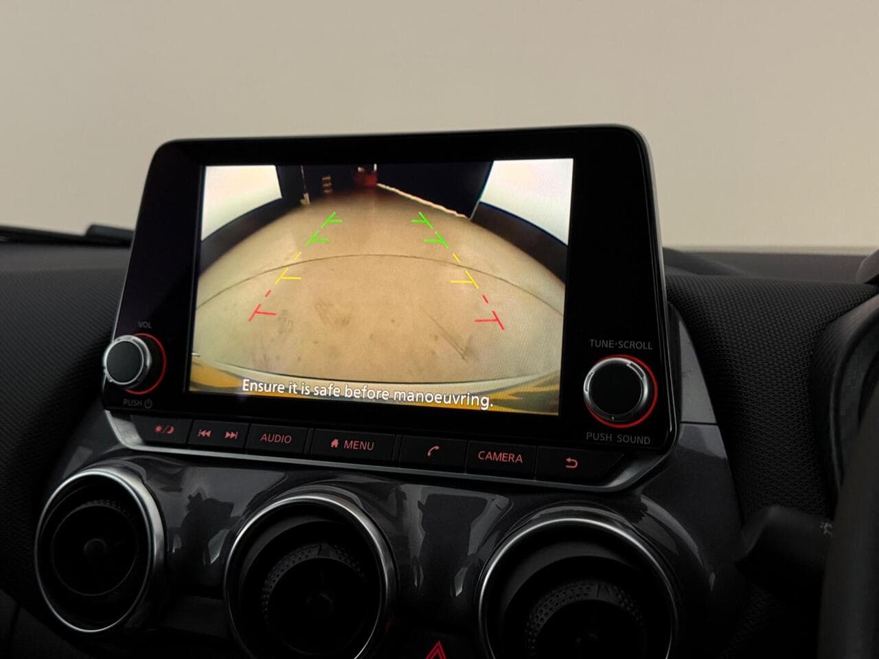 Nissan Juke thumbnail Infotainment System