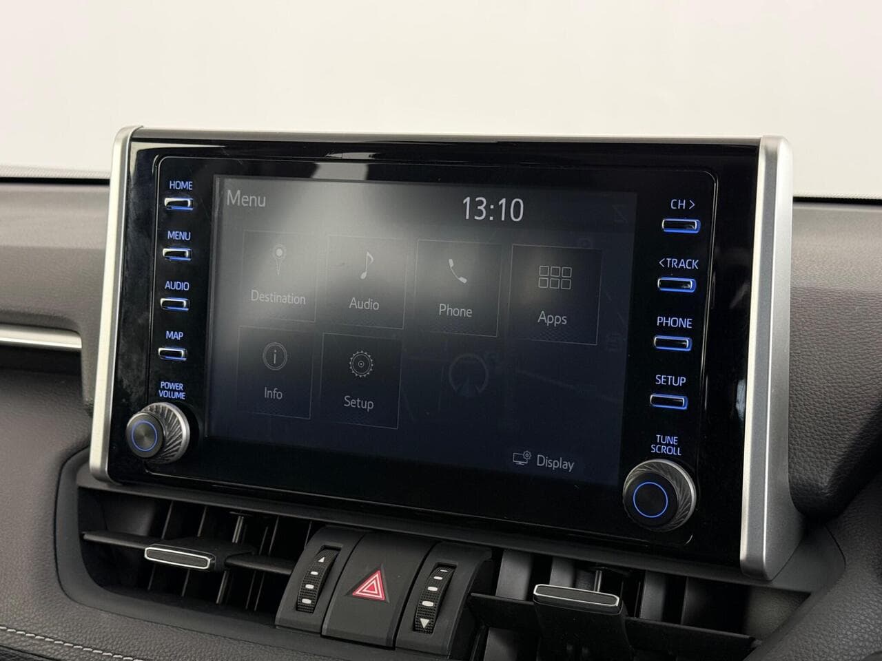 Toyota RAV4 thumbnail Infotainment System