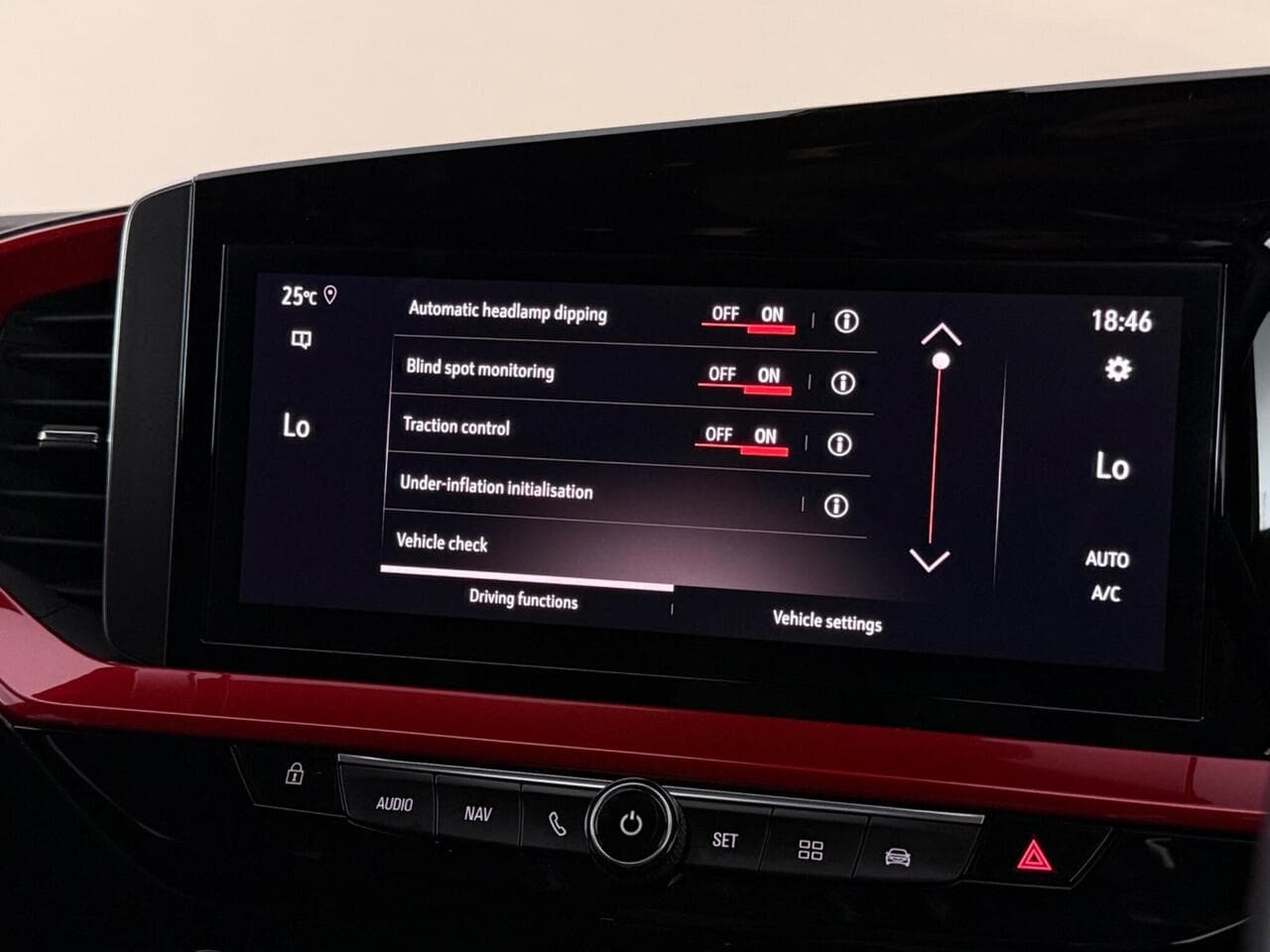 Vauxhall Mokka thumbnail Infotainment System