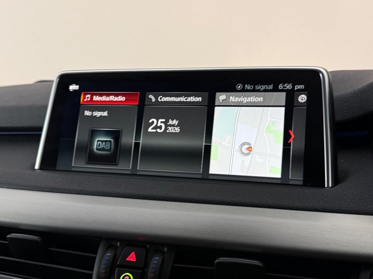 BMW X5 thumbnail Infotainment System