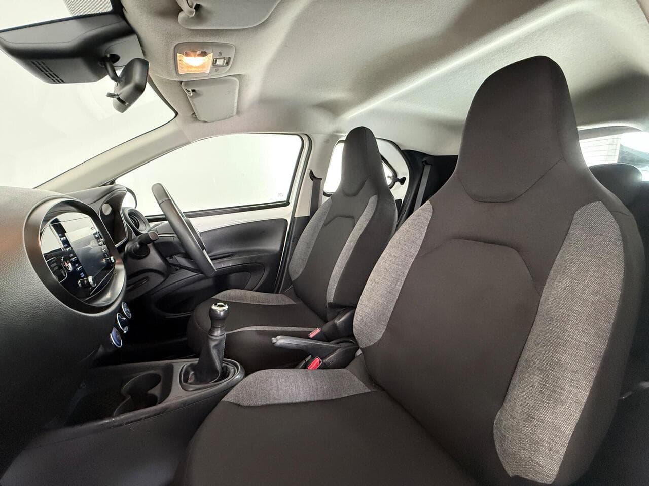 Toyota Aygo X thumbnail Seat Front Passenger