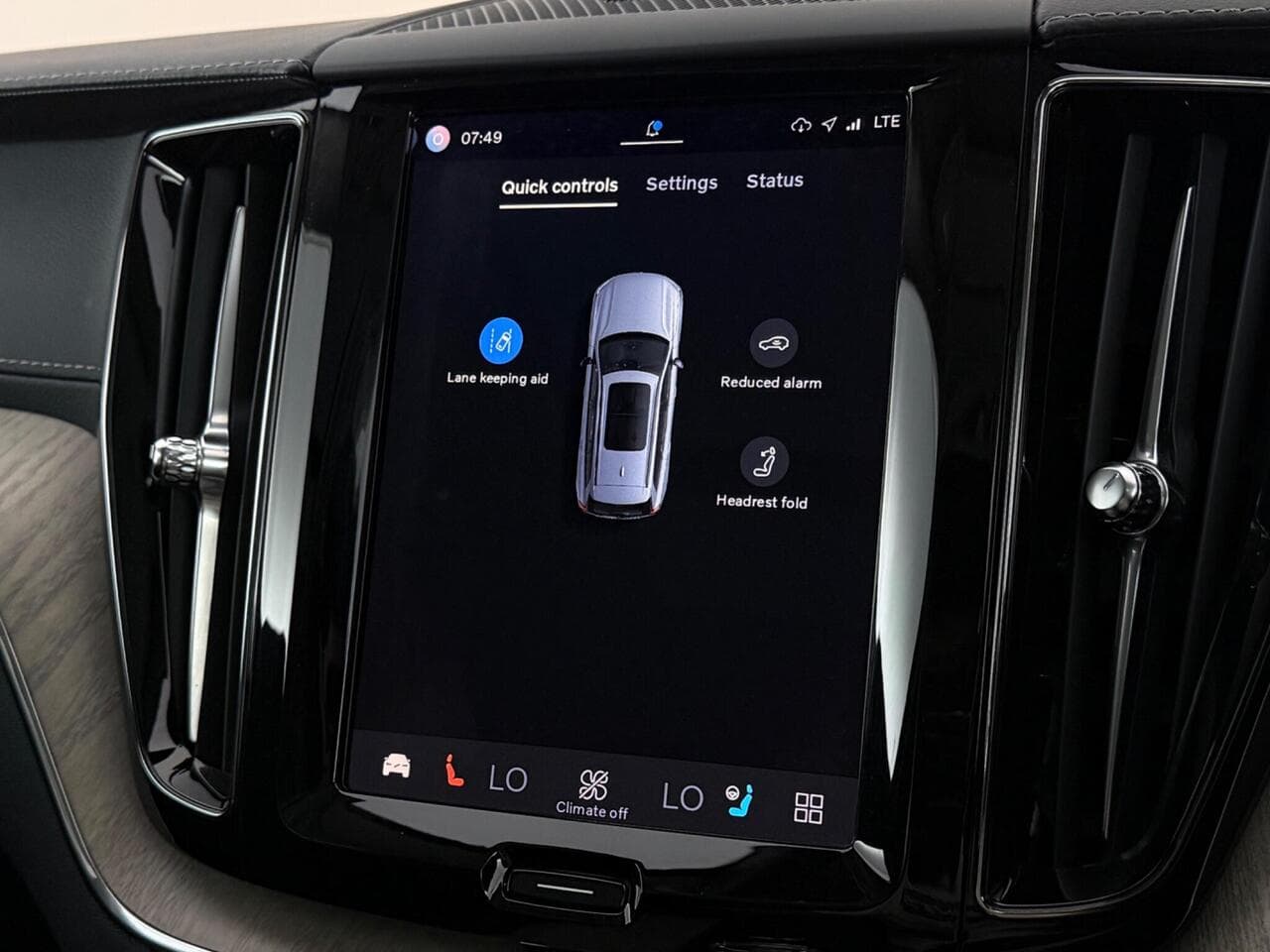 Volvo XC60 thumbnail Infotainment System