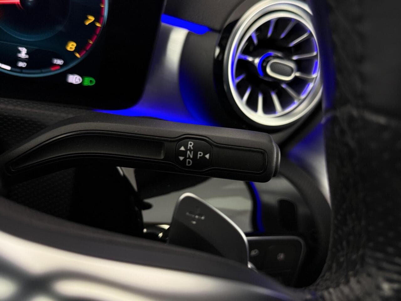 Mercedes-Benz CLA thumbnail Misc Controls