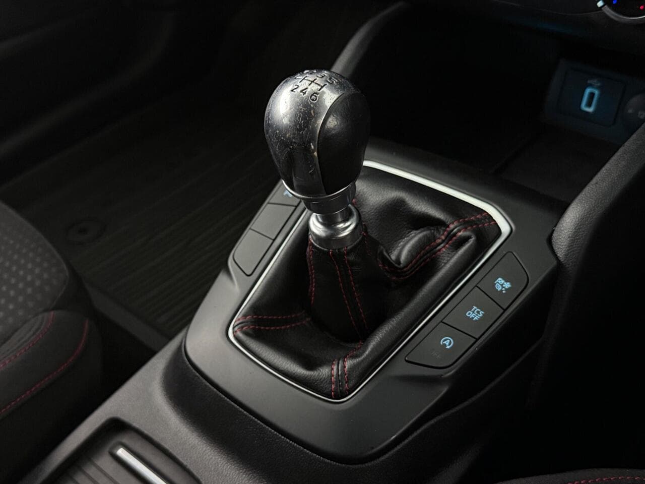 Ford Focus thumbnail Interior Front