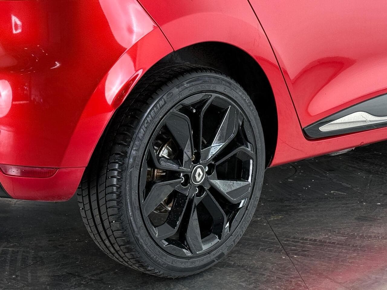 Renault Clio thumbnail Wheel