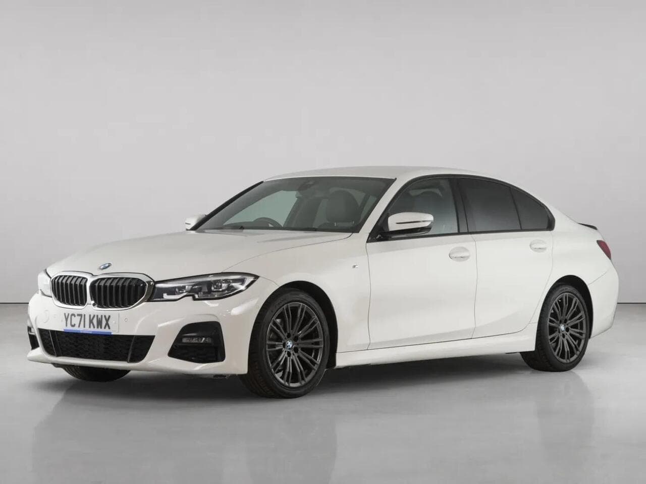 BMW 3 Series thumbnail Front Left