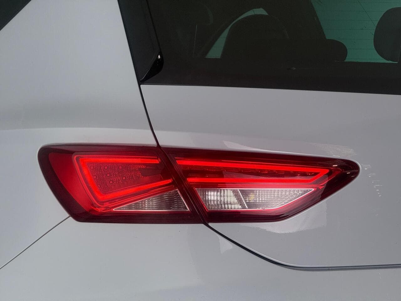 SEAT Leon thumbnail Lights Rear