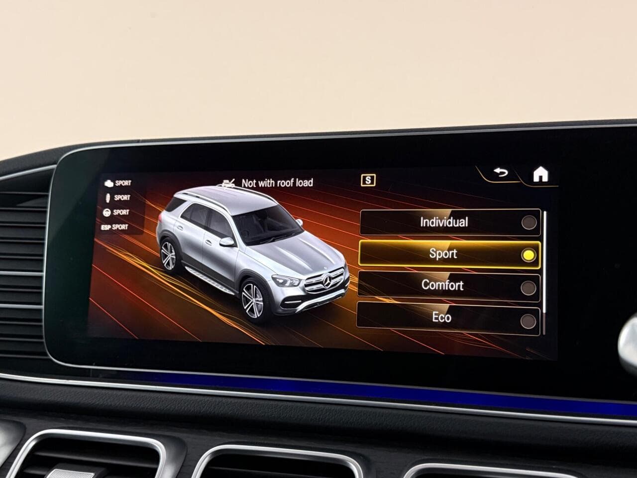 Mercedes-Benz GLE thumbnail Infotainment System