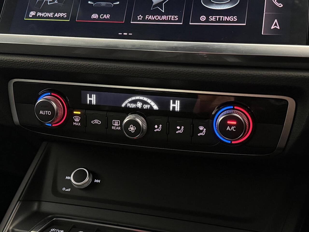 Audi Q3 thumbnail Misc Controls