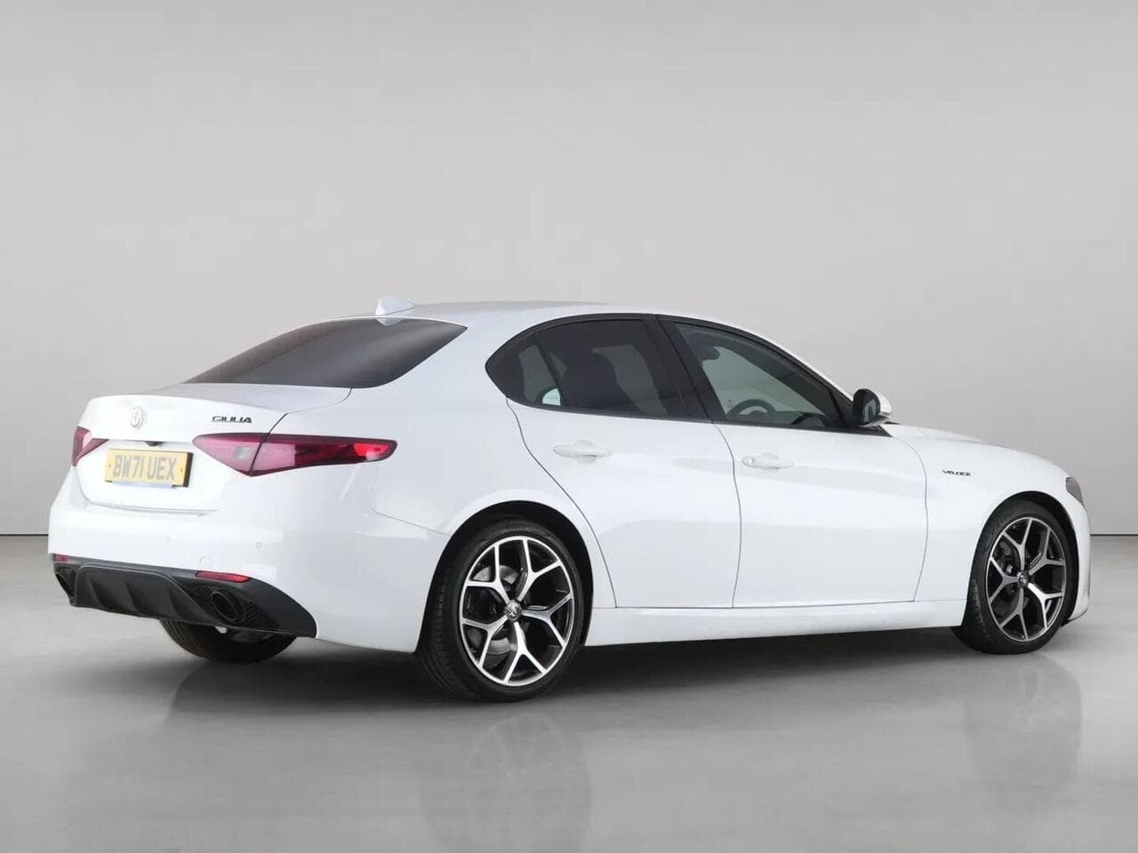 Alfa Romeo Giulia thumbnail Rear Right