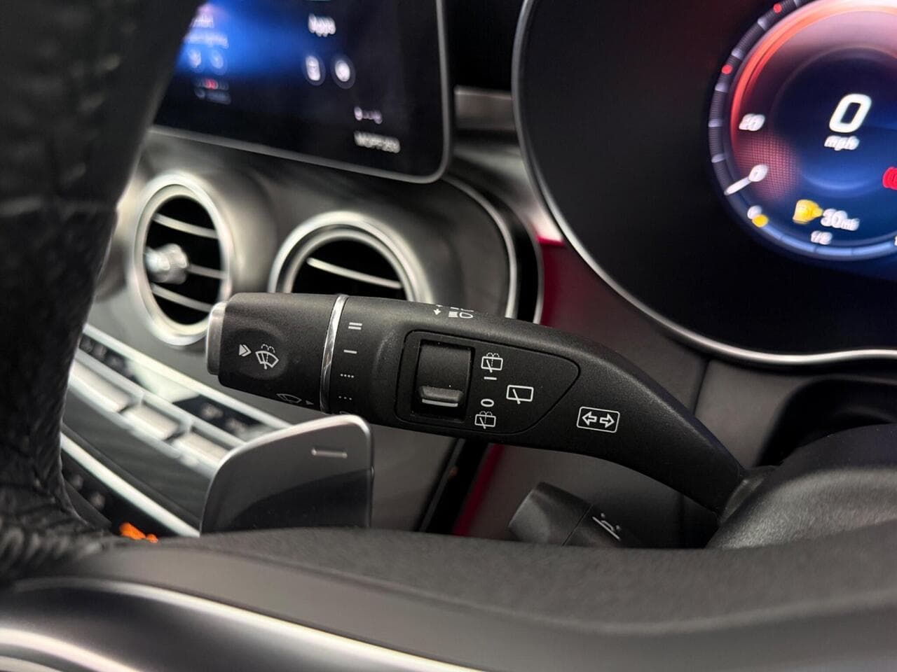 Mercedes-Benz GLC thumbnail Misc Controls