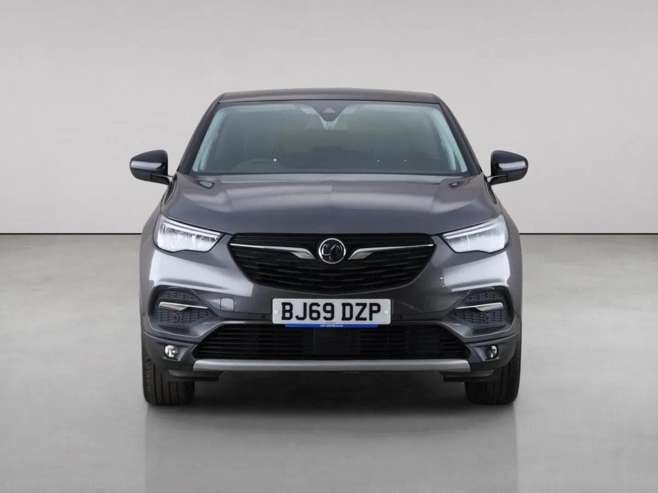 Vauxhall Grandland X thumbnail Front