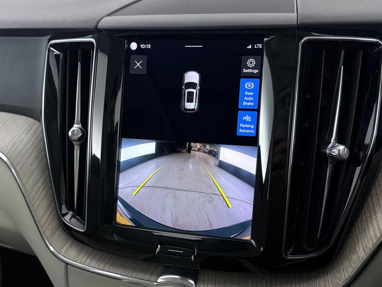 Volvo XC60 thumbnail Infotainment System