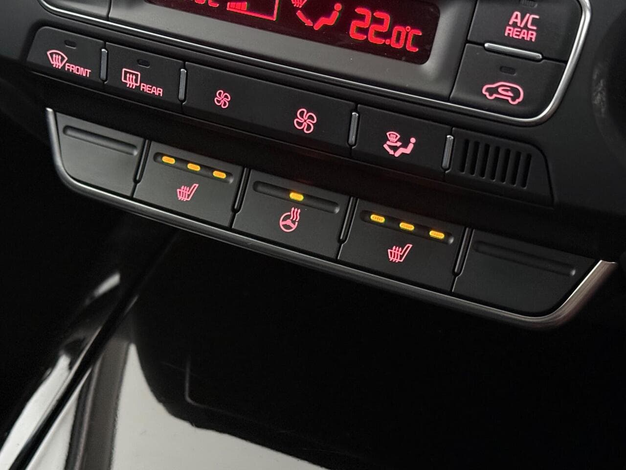 Kia Sorento thumbnail Misc Controls
