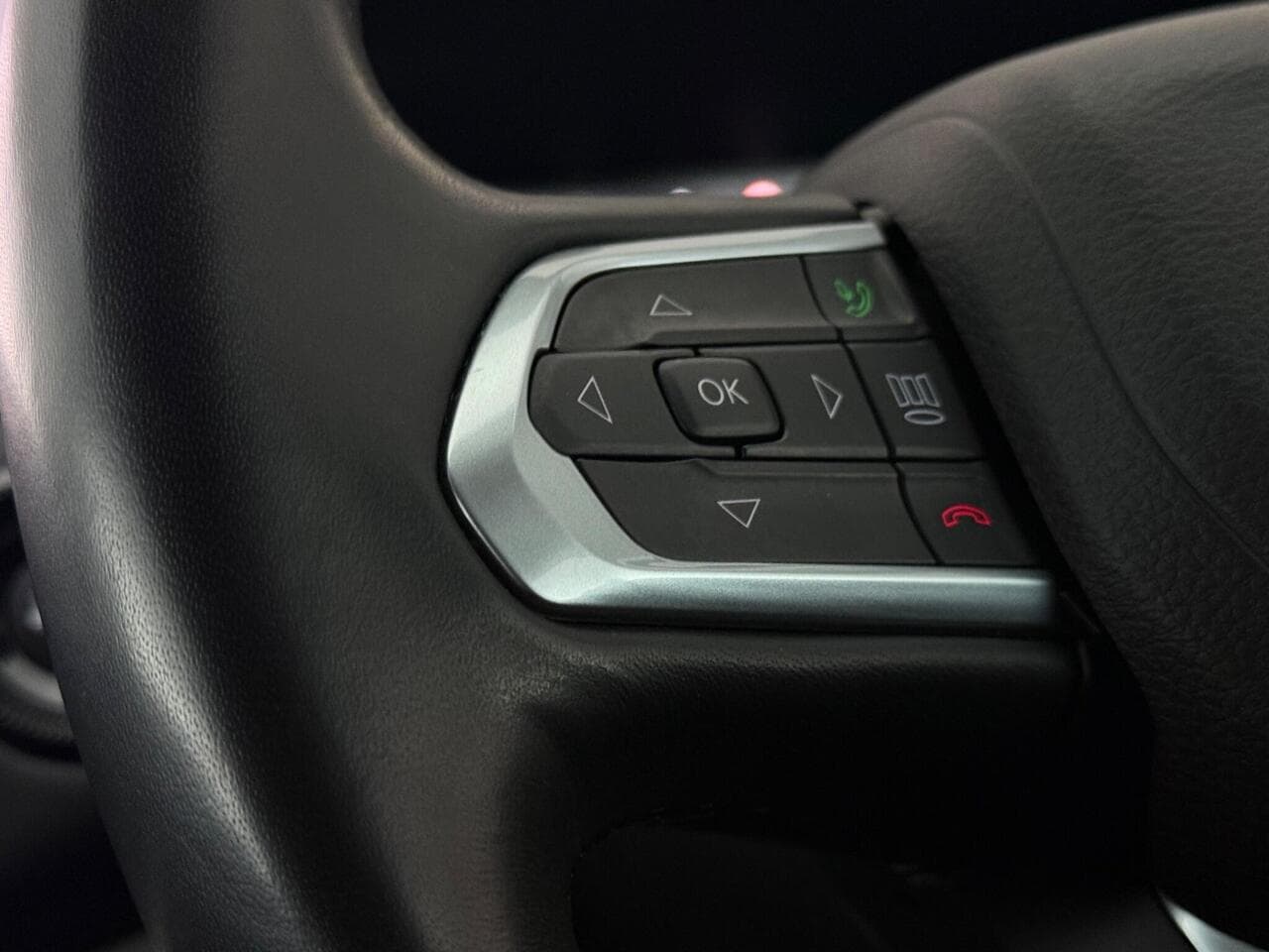 Jeep Compass thumbnail Misc Controls