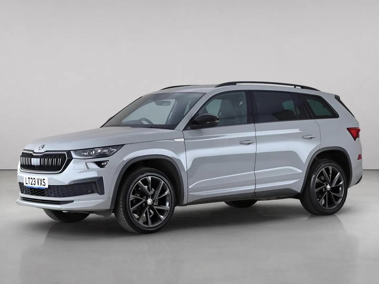 Skoda Kodiaq thumbnail Front Left