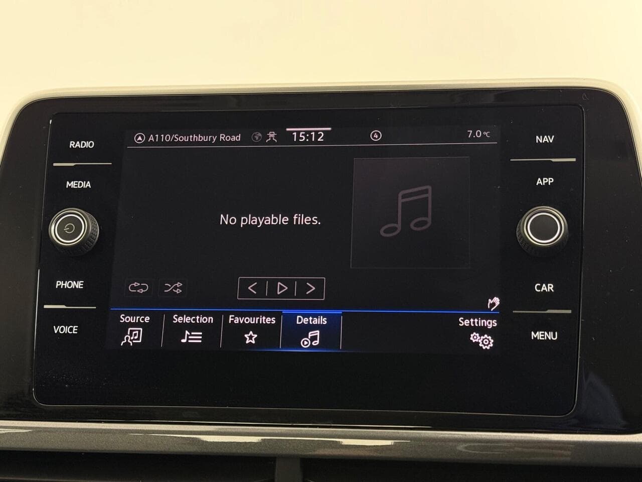 Volkswagen T-Roc thumbnail Infotainment System