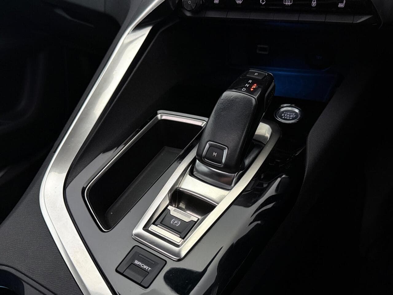 Peugeot 5008 thumbnail Interior Front