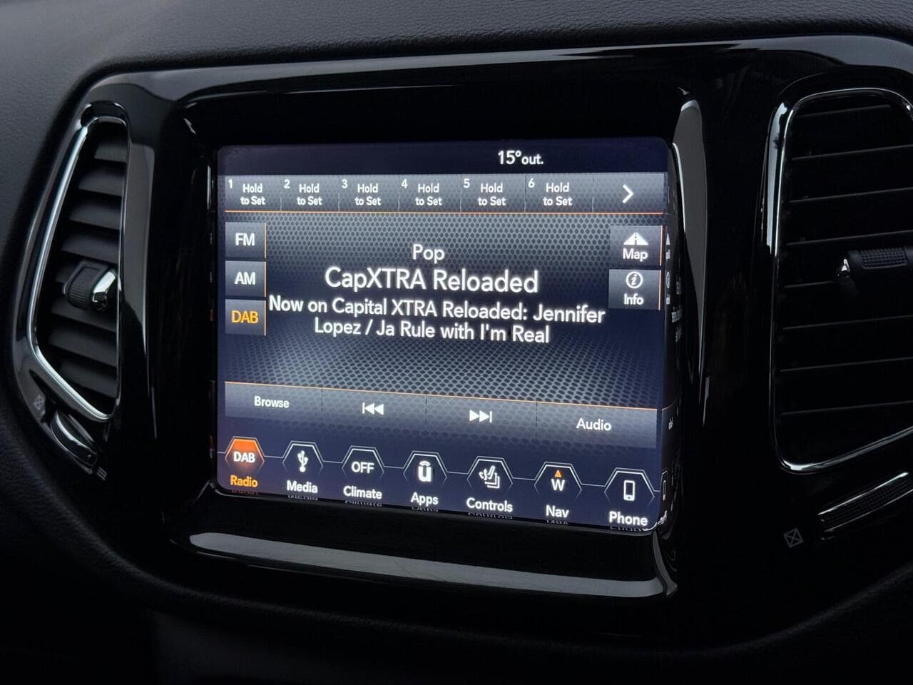 Jeep Compass thumbnail Infotainment System
