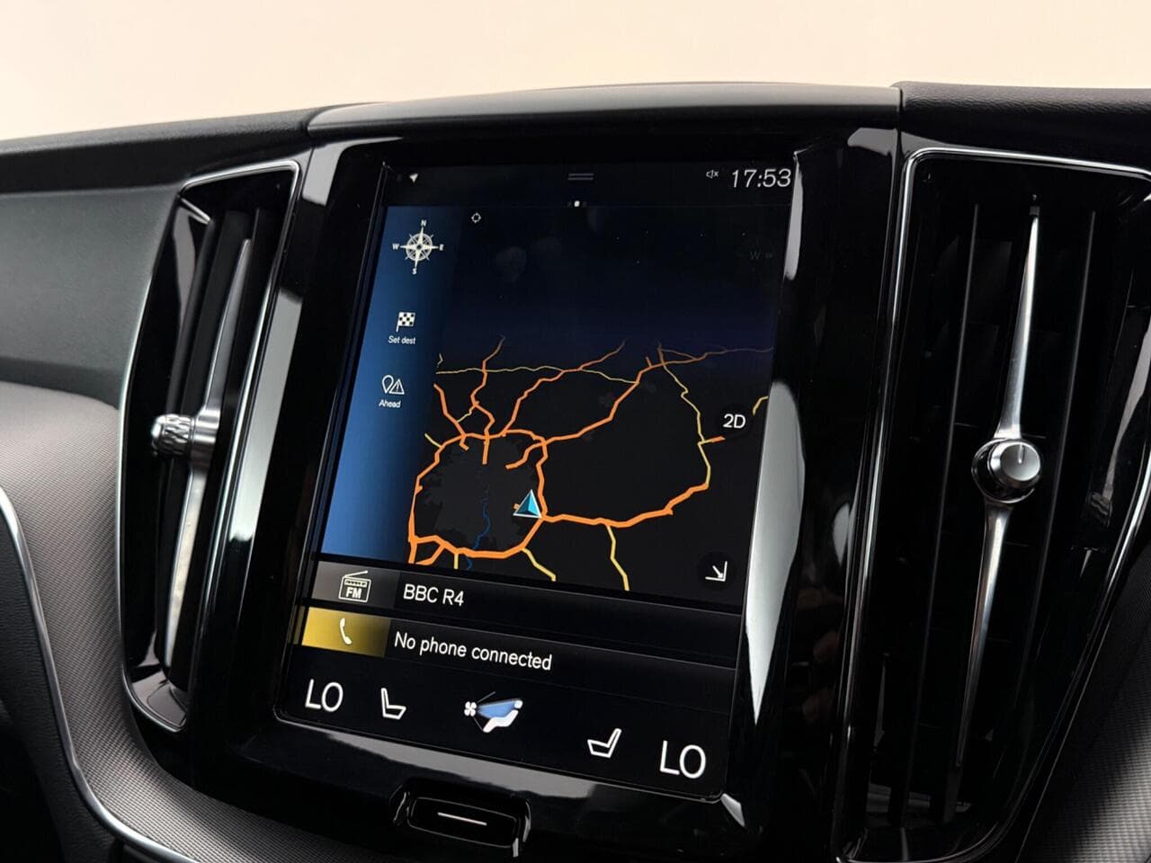 Volvo XC60 thumbnail Infotainment System