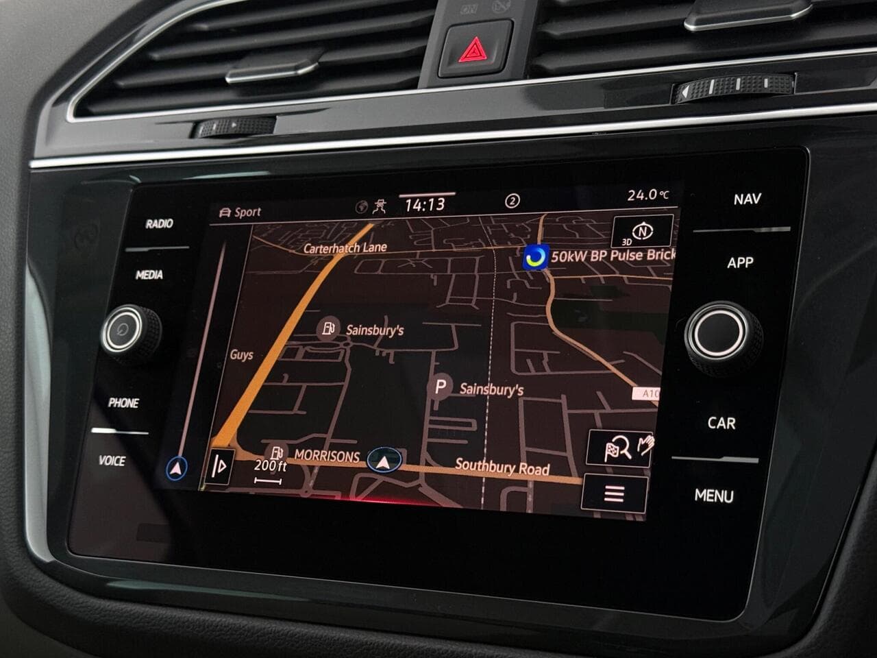 Volkswagen Tiguan thumbnail Infotainment System
