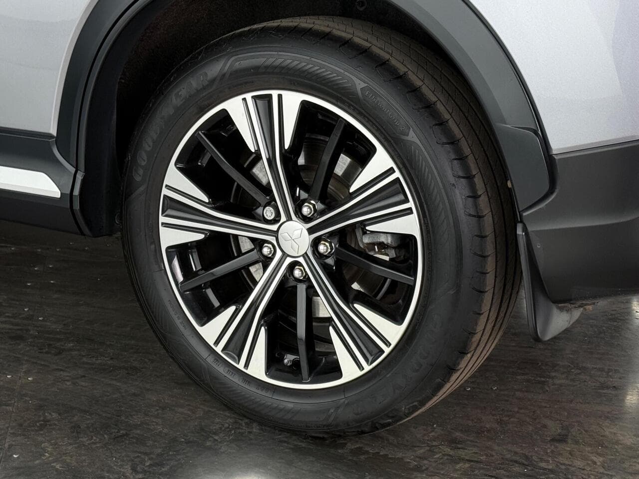 Mitsubishi Eclipse Cross thumbnail Wheel
