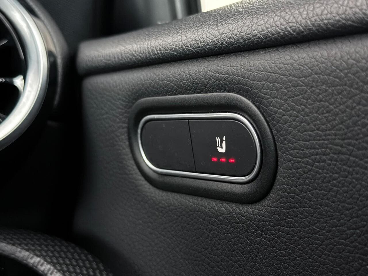 Mercedes-Benz A Class thumbnail Misc Controls