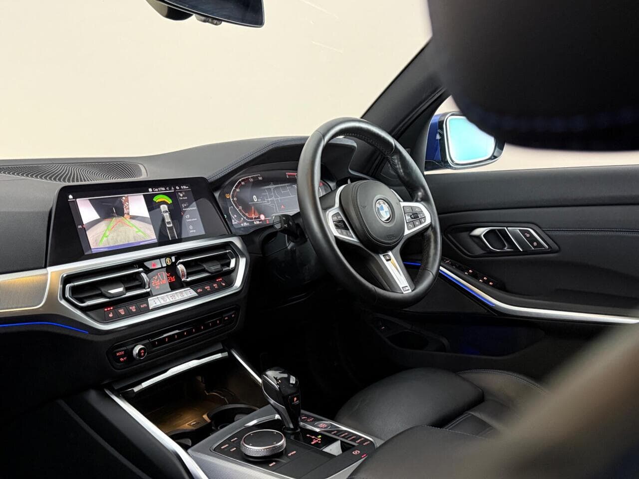BMW 3 Series thumbnail Interior Front