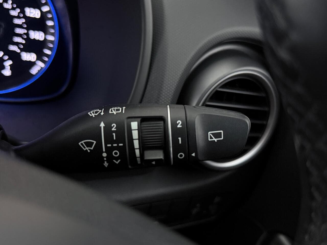 Hyundai KONA thumbnail Misc Controls