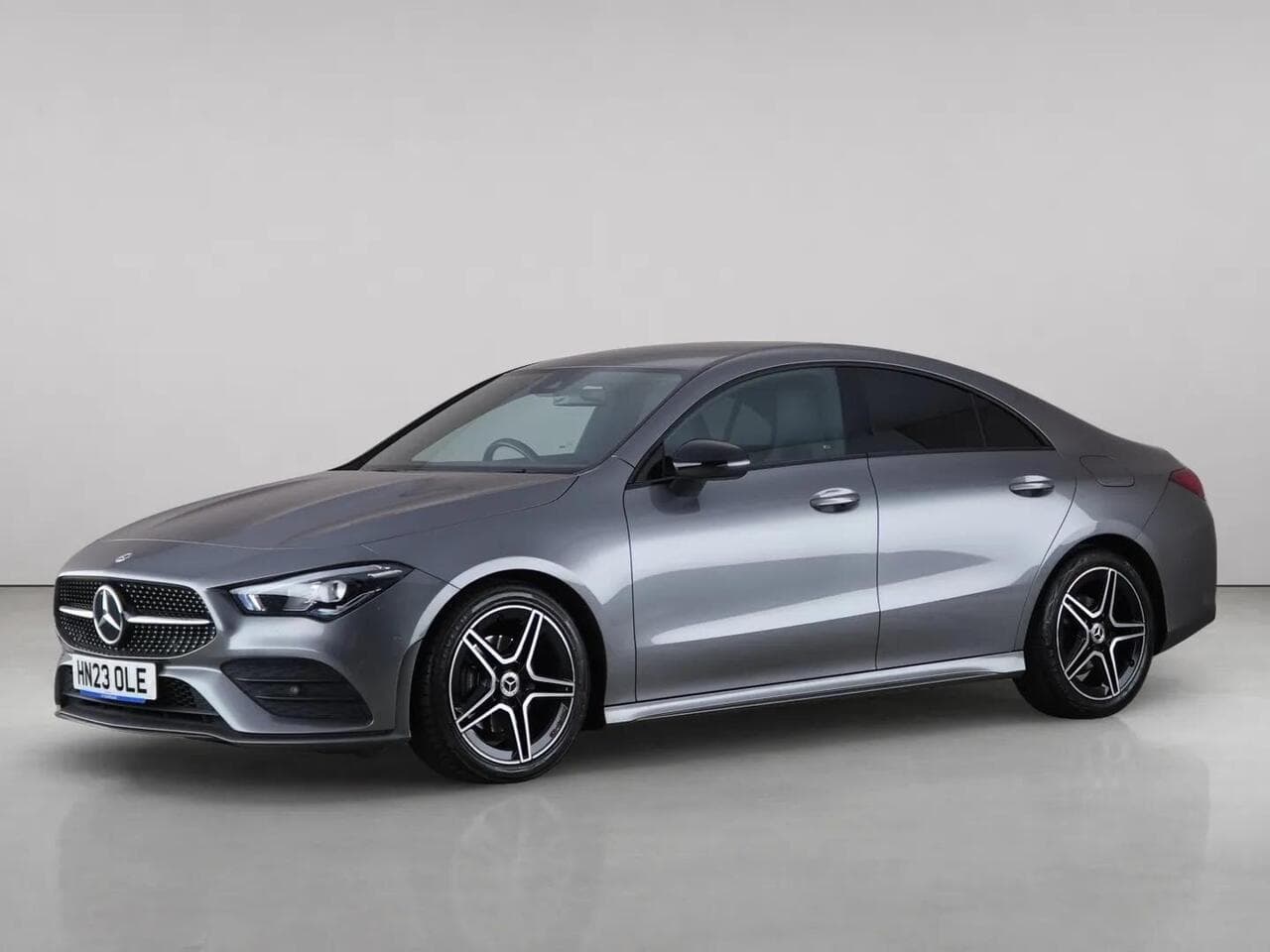 Mercedes-Benz CLA thumbnail Front Left