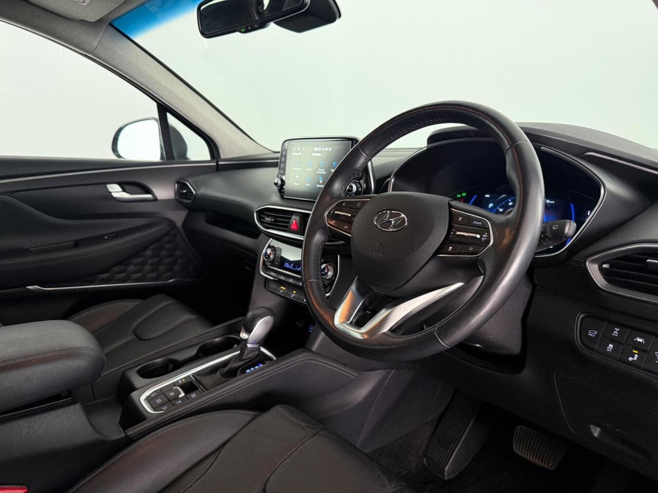 Hyundai Santa Fe thumbnail Interior Front