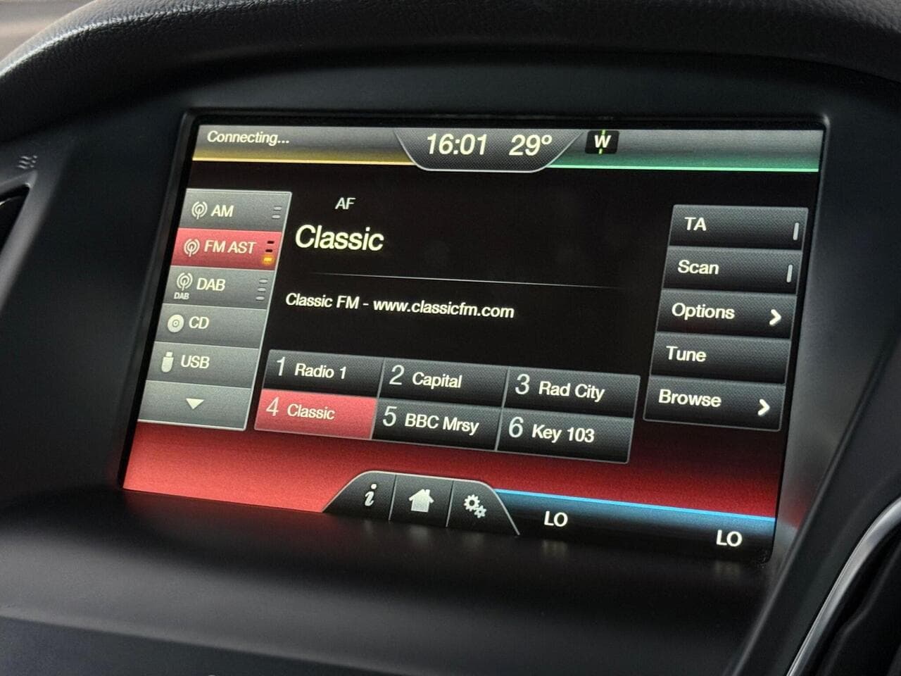 Ford Focus thumbnail Infotainment System