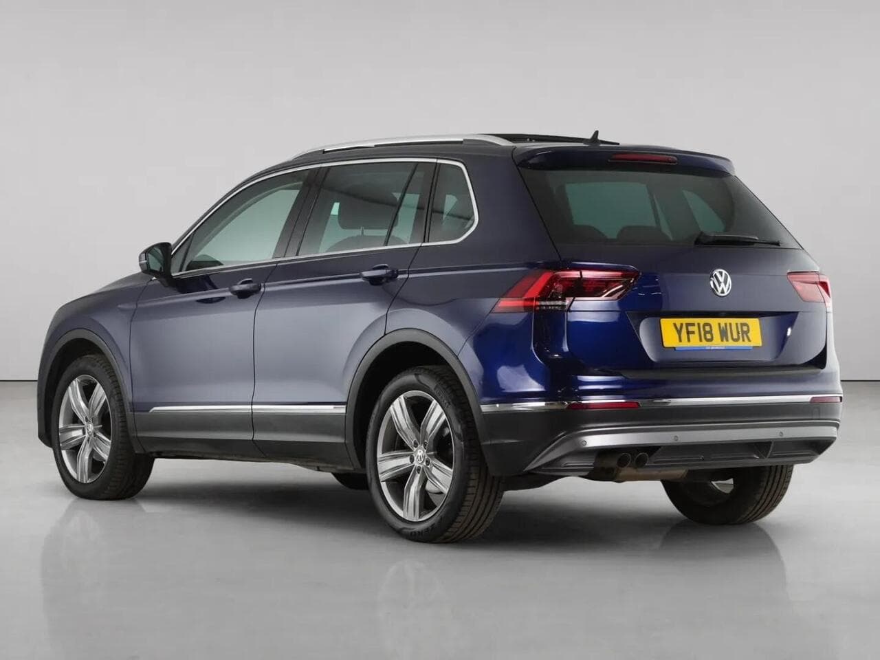 Volkswagen Tiguan thumbnail Rear Left