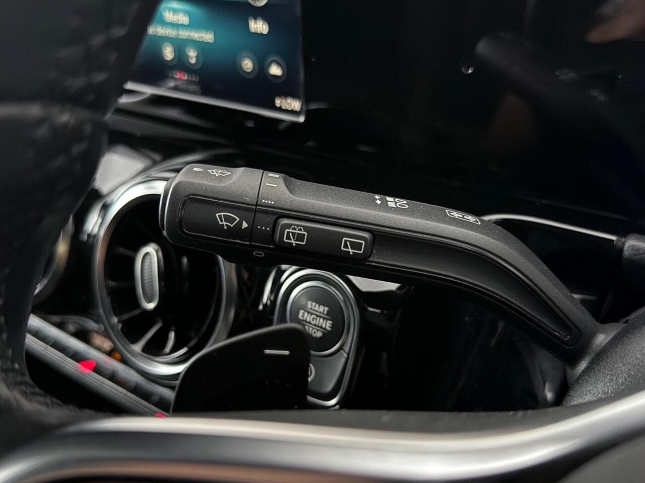 Mercedes-Benz GLA thumbnail Misc Controls