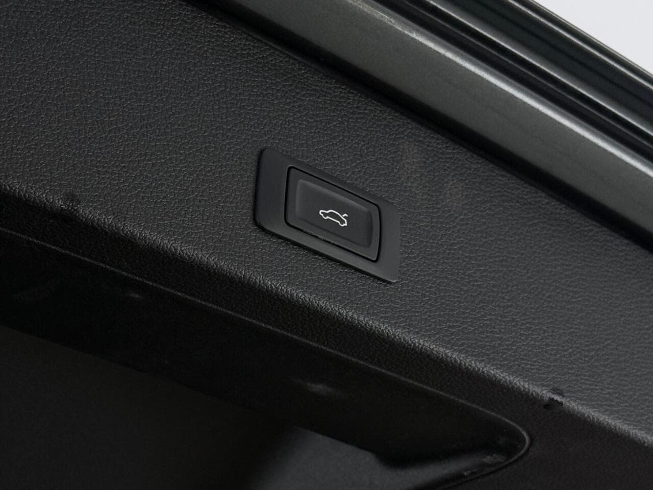 Audi Q2 thumbnail Misc Controls
