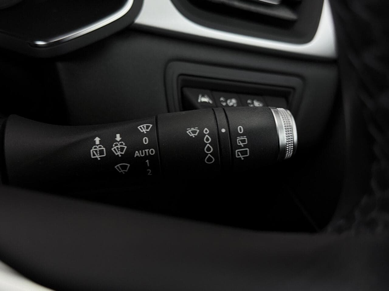 Renault Captur thumbnail Misc Controls