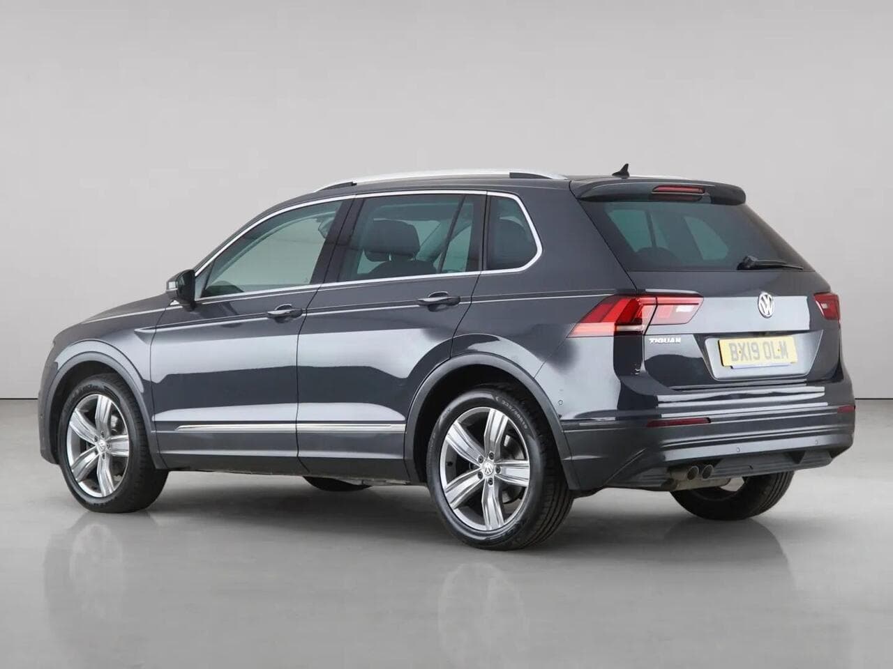 Volkswagen Tiguan thumbnail Rear Left