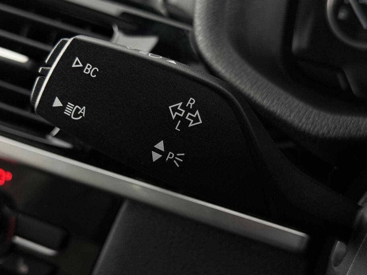 BMW X4 thumbnail Misc Controls