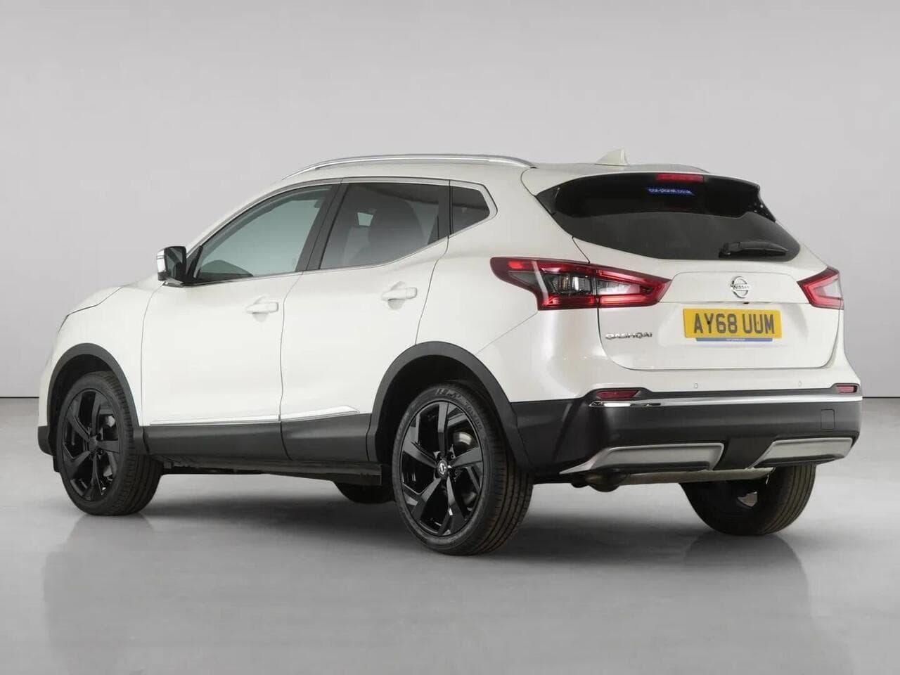 Nissan Qashqai thumbnail Rear Left