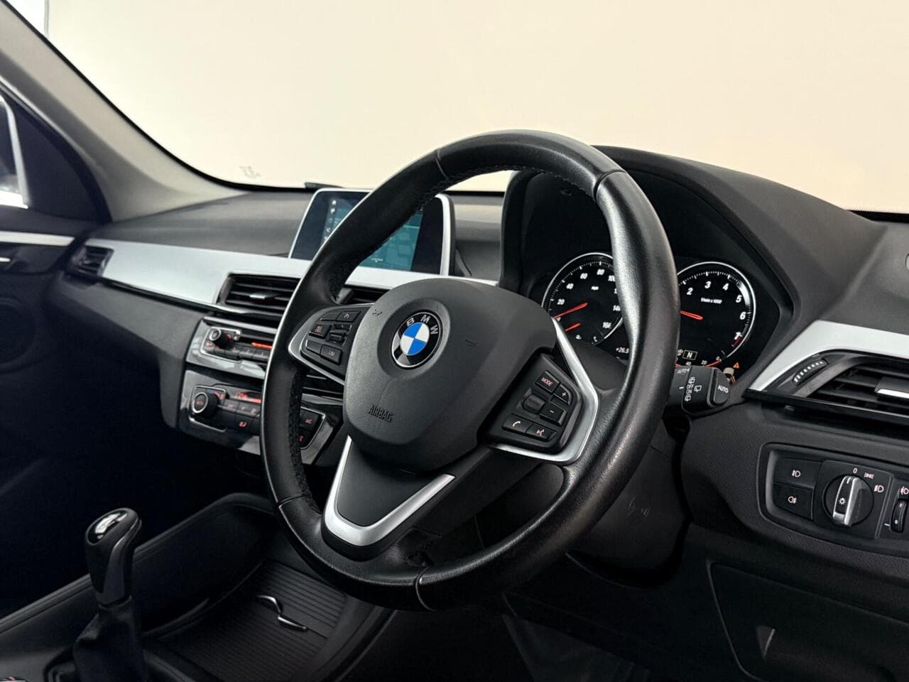 BMW X1 thumbnail Steering Wheel