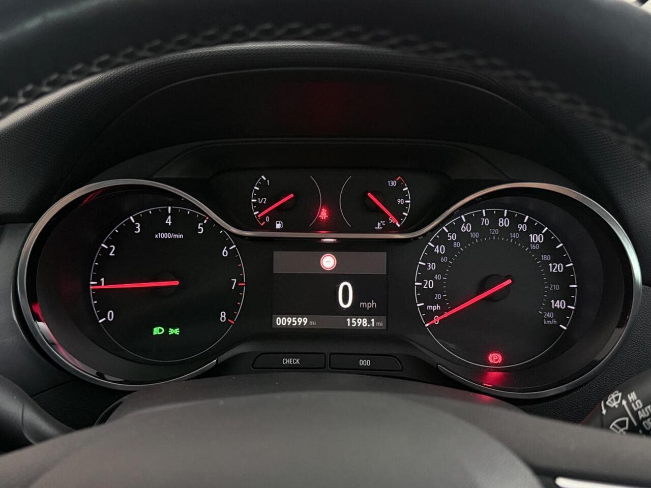 Vauxhall Crossland thumbnail Driver Instruments