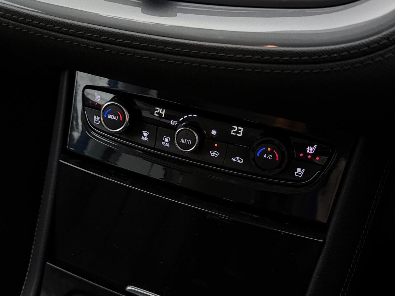 Vauxhall Grandland X thumbnail Misc Controls