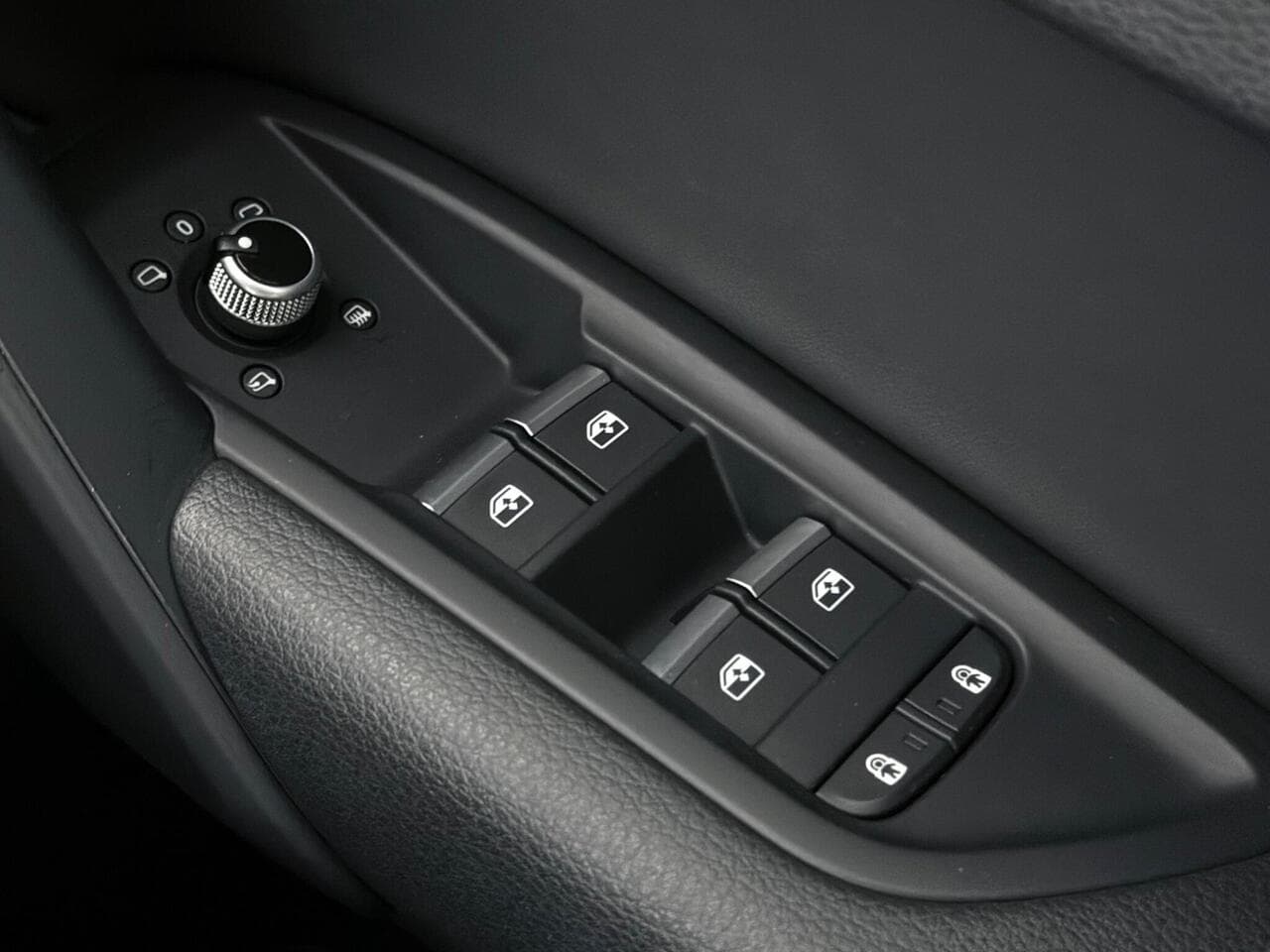 Audi Q5 thumbnail Misc Controls