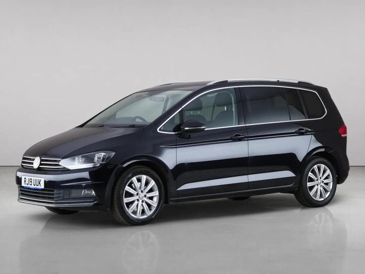 Volkswagen Touran thumbnail Front Left