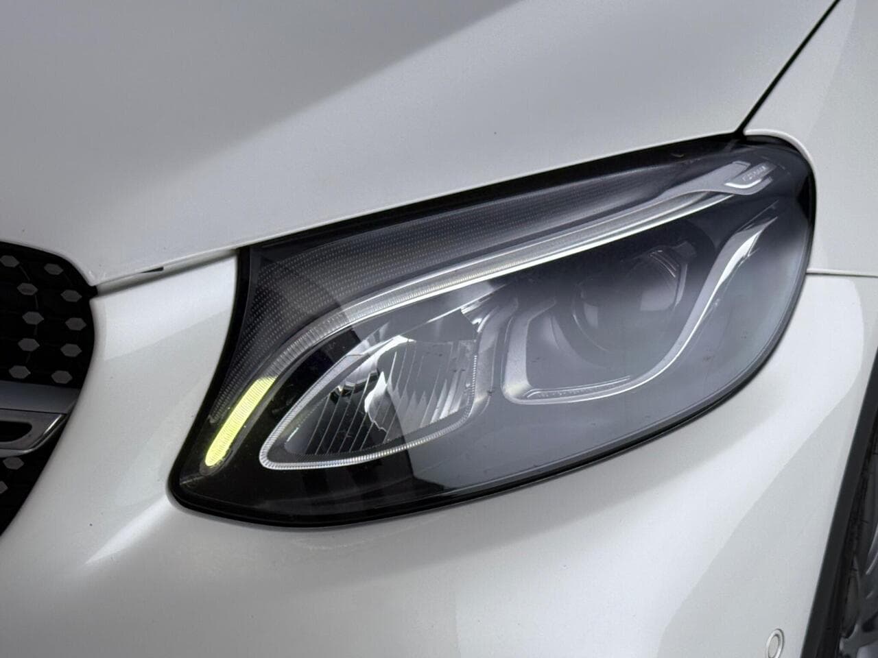 Mercedes-Benz GLC thumbnail Lights Front