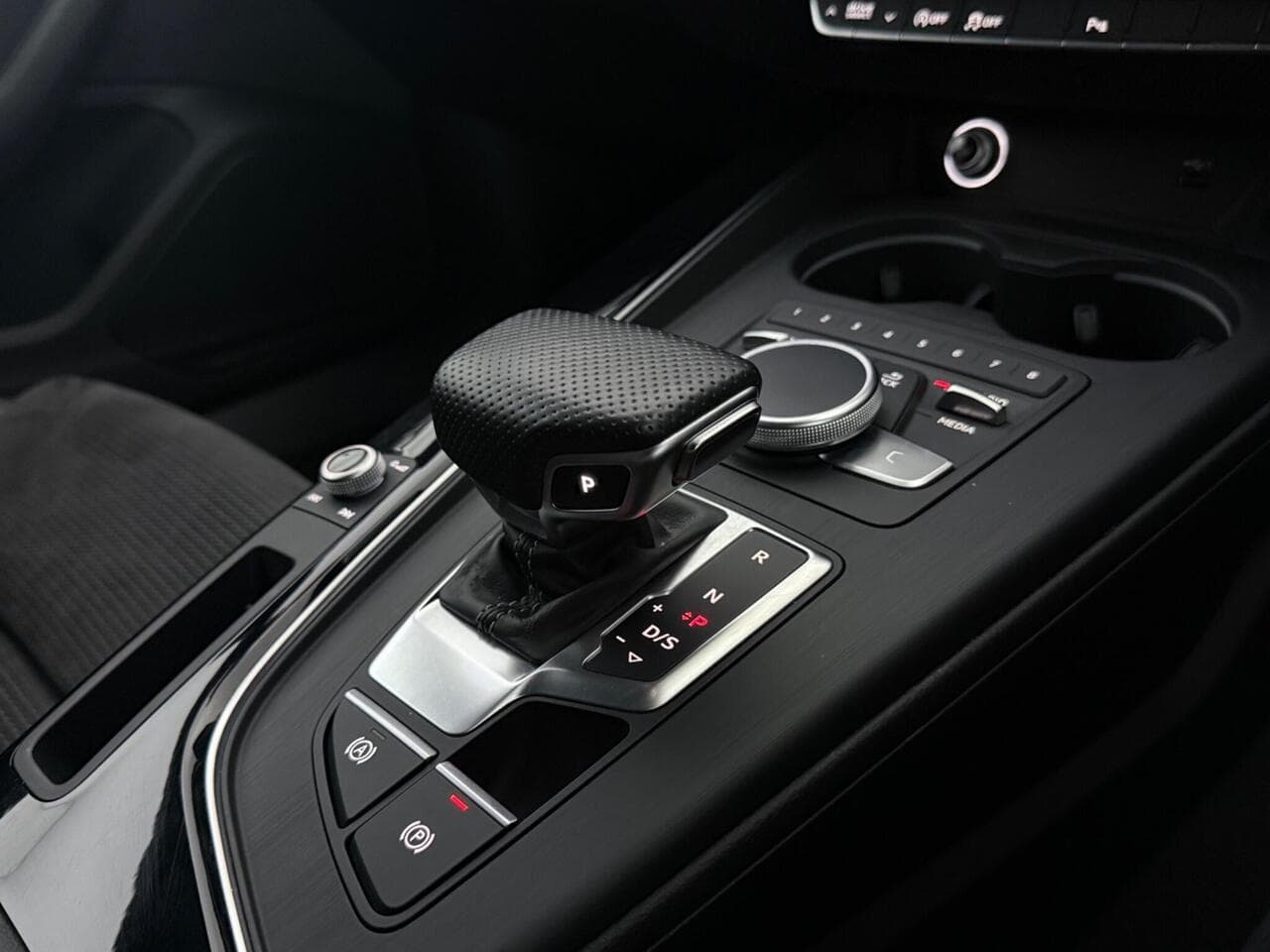 Audi A5 thumbnail Interior Front