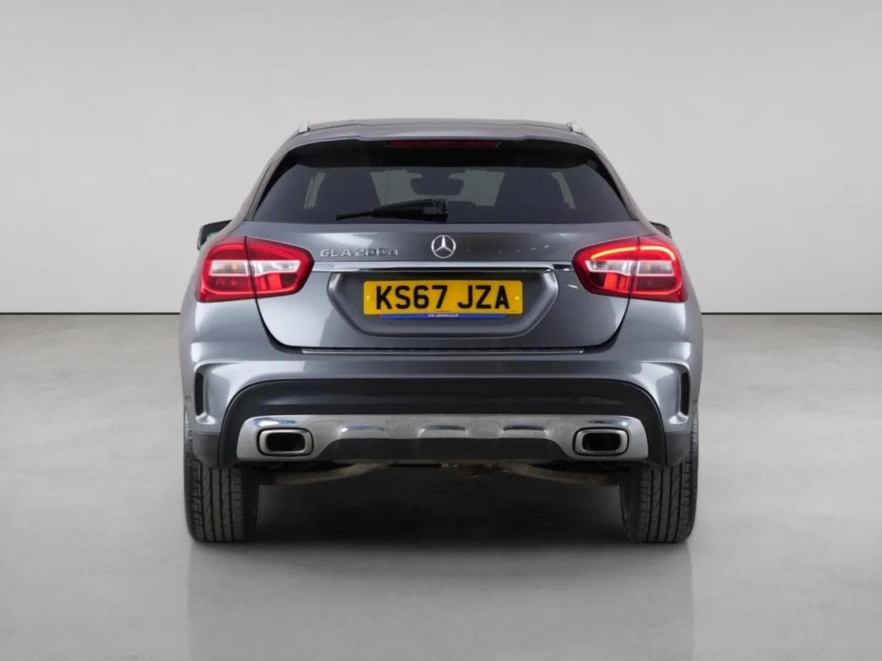 Mercedes-Benz GLA thumbnail Rear