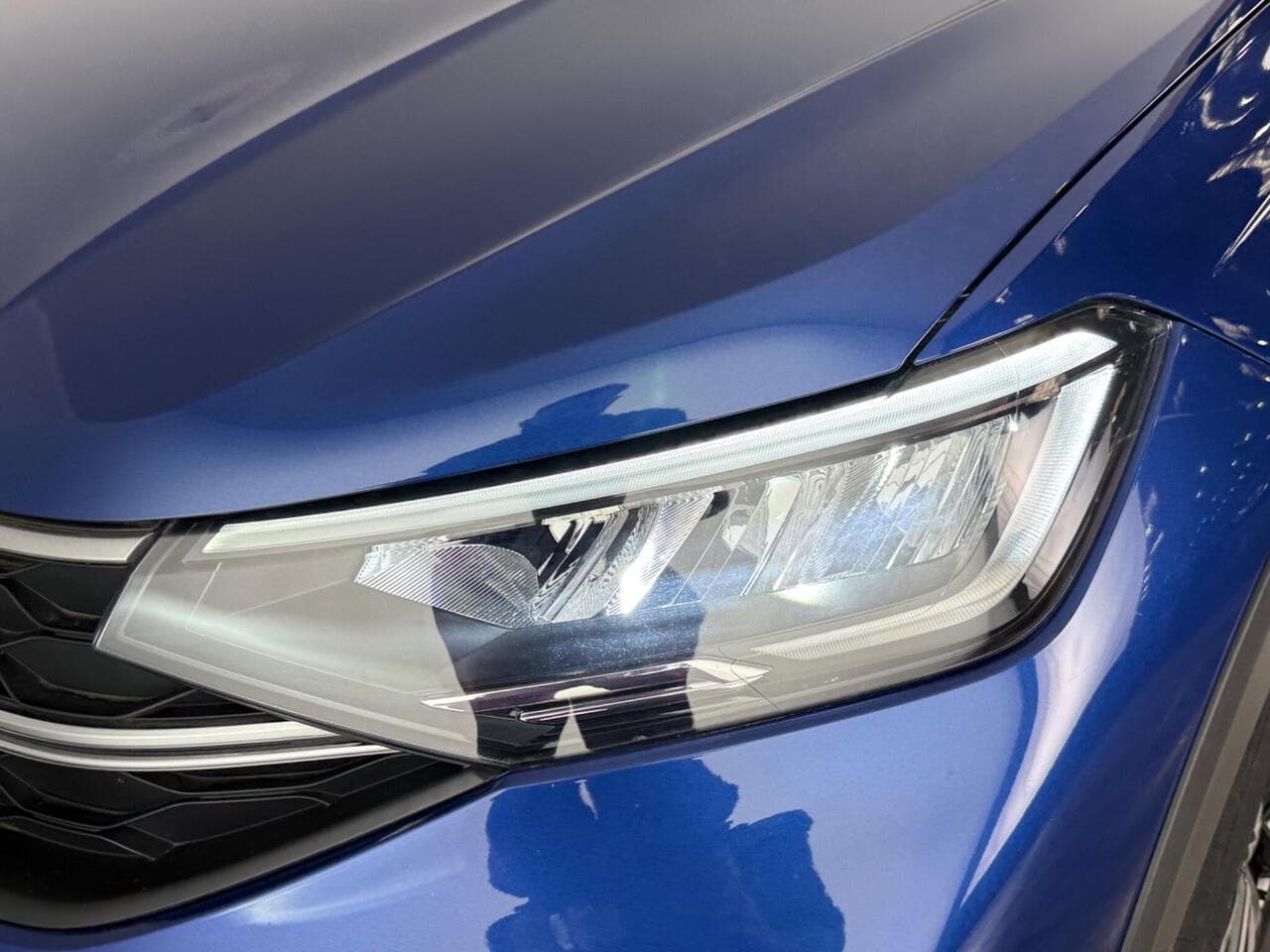 Volkswagen Taigo thumbnail Lights Front